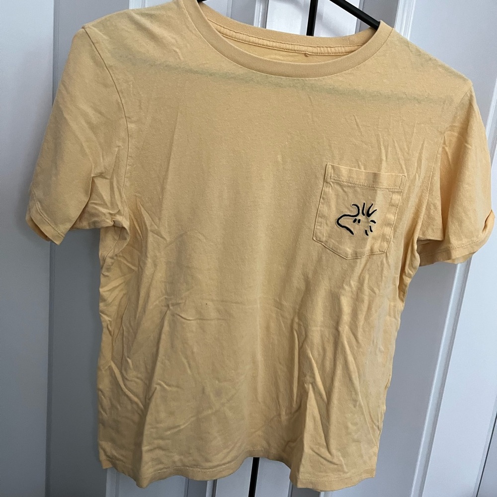 Uniqlo peanuts snoopy shirt small (will iron if bought)